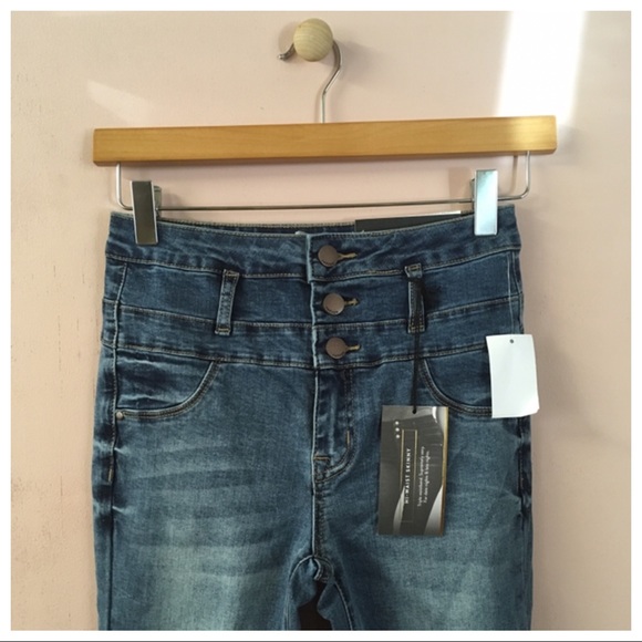 Refuge High Waisted 3-Button Skinny Jeans - Picture 2 of 7